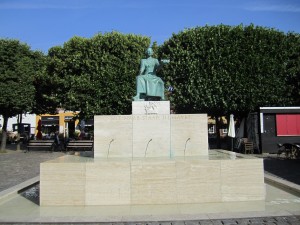 Statue of Erik of Pomerania in Helsingør 